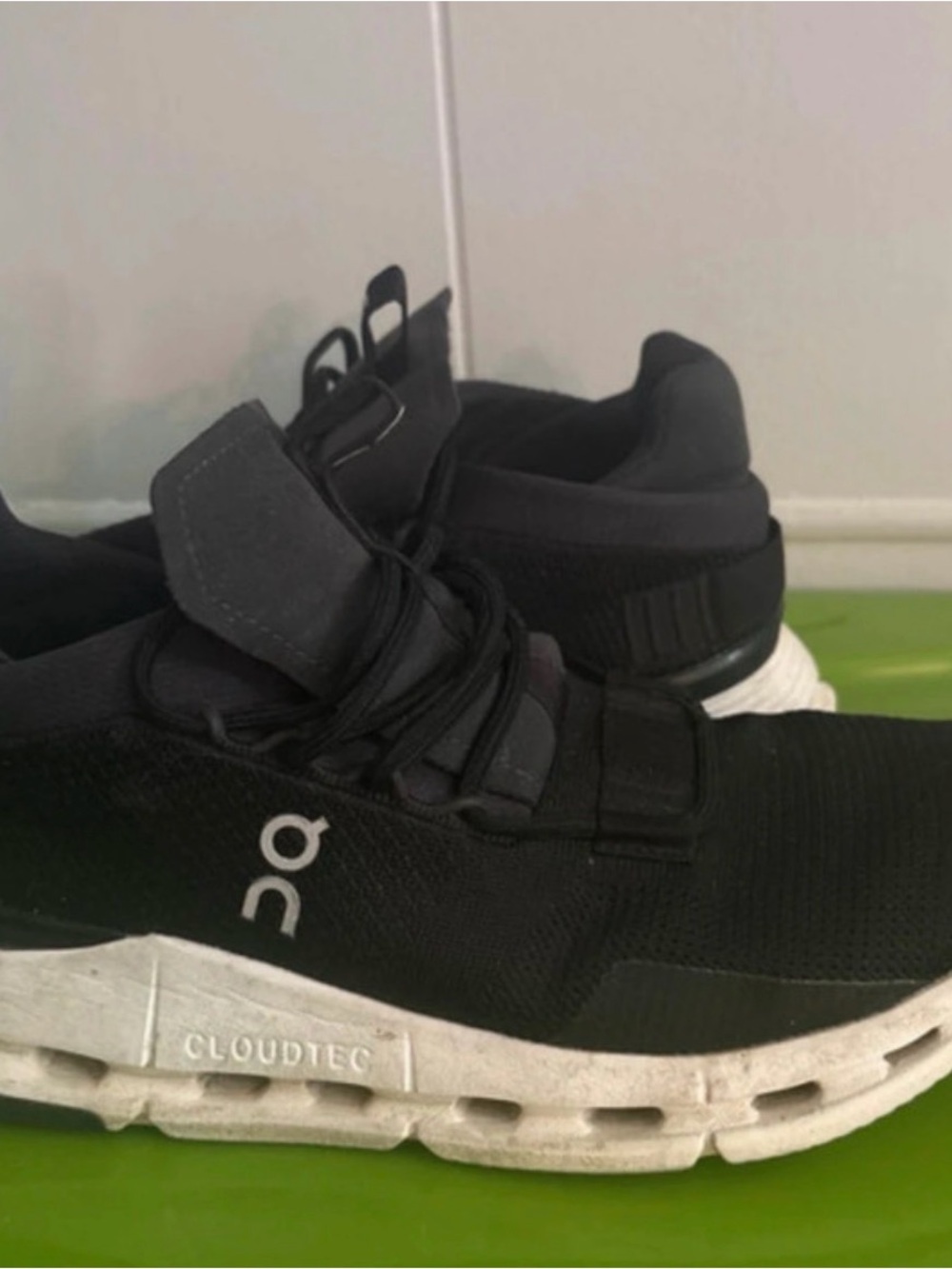 On Cloud women’s Black and White Cloudtec Sneakers